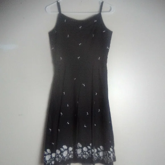 ANN TAYLOR Elegant Black Floral Dress SIZE 2 - Picture 7 of 9